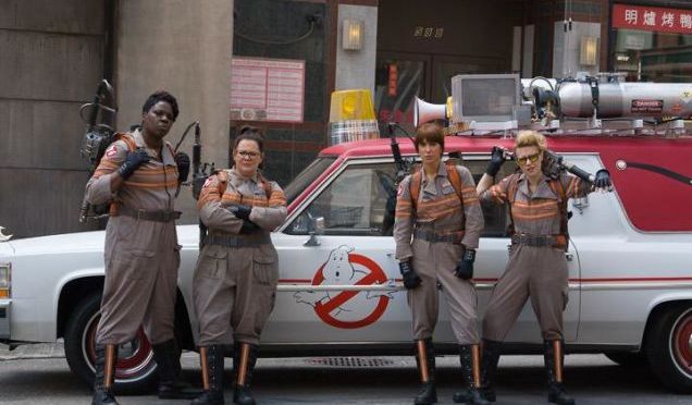 First picture of the new Ghostbusters in front of the ECTO-1 is badass
